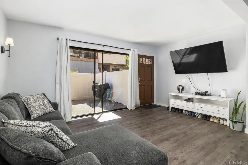 https://cdn.realtyfeed.com/cdn/127/306687027/217ac8864f255d4634c7425e1cab158e.webp
