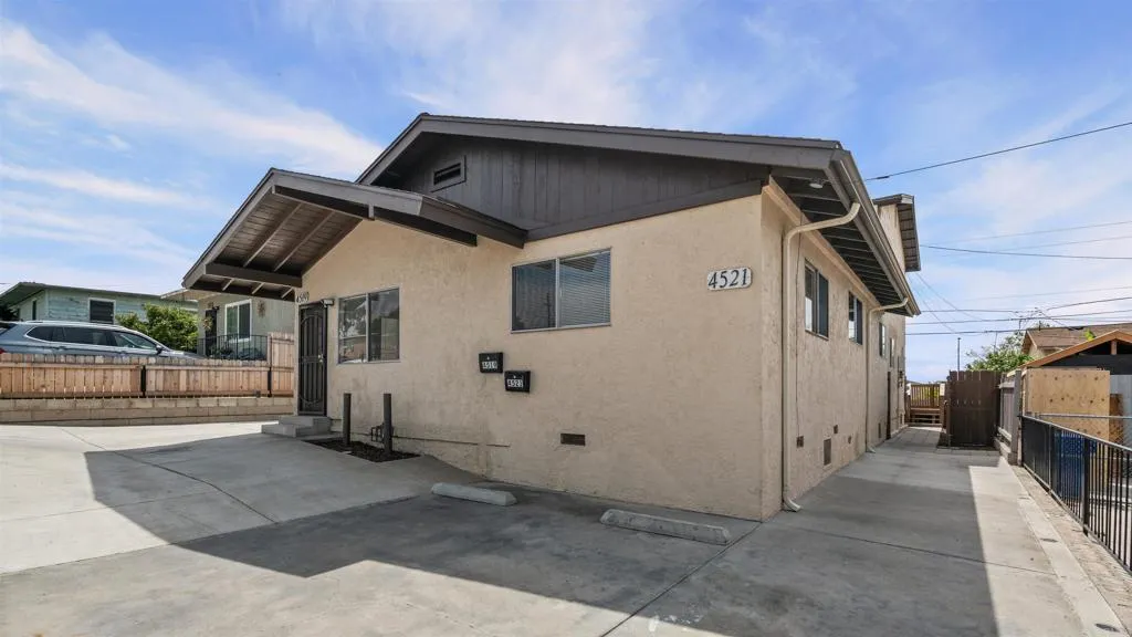 6111 Peregrine Drive, Jurupa Valley, CA, 91752