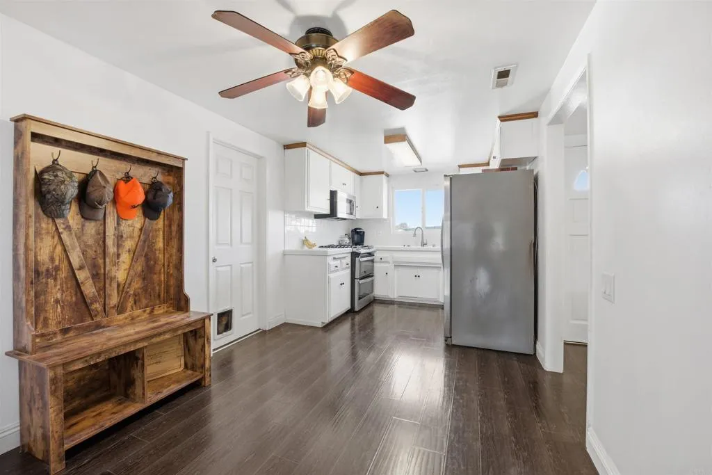 https://cdn.realtyfeed.com/cdn/127/306687046/2f0b3b0e3c22b5fb8afcf7e46ae7ed33.webp
