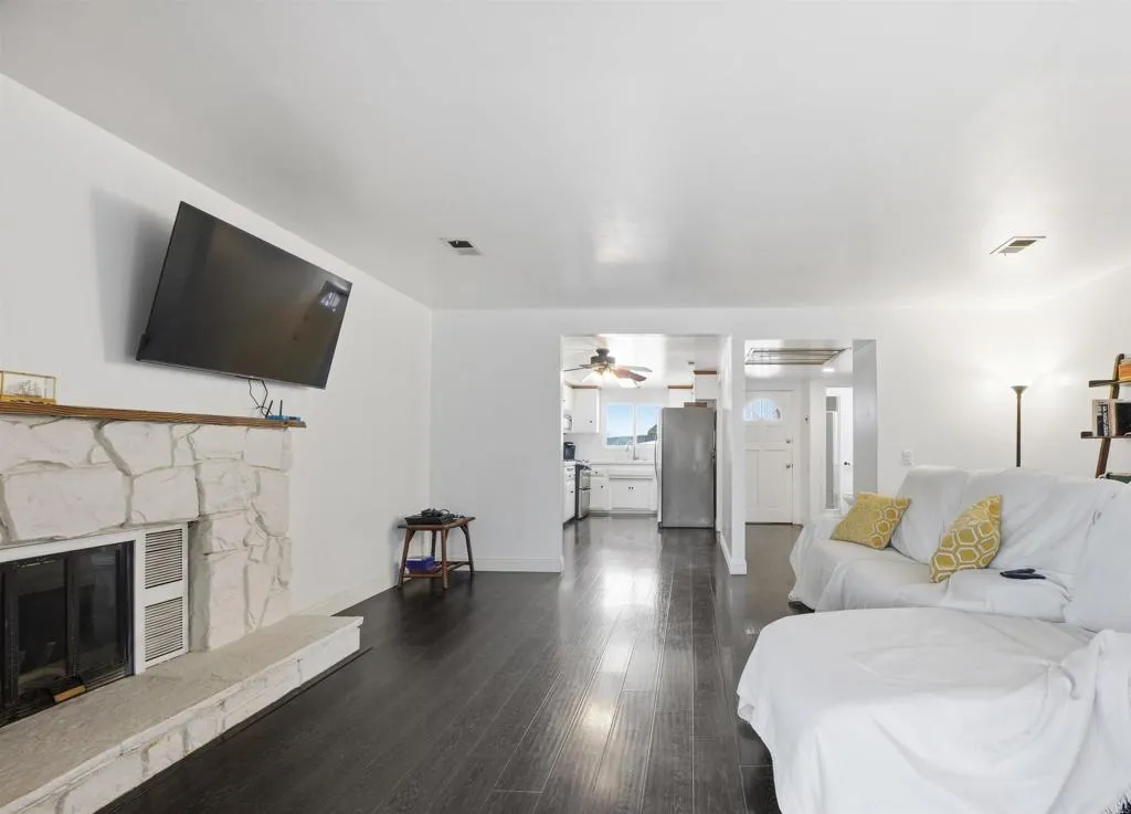 https://cdn.realtyfeed.com/cdn/127/306687046/a9c07cbc15f842968992c8a2d4f44afe.webp