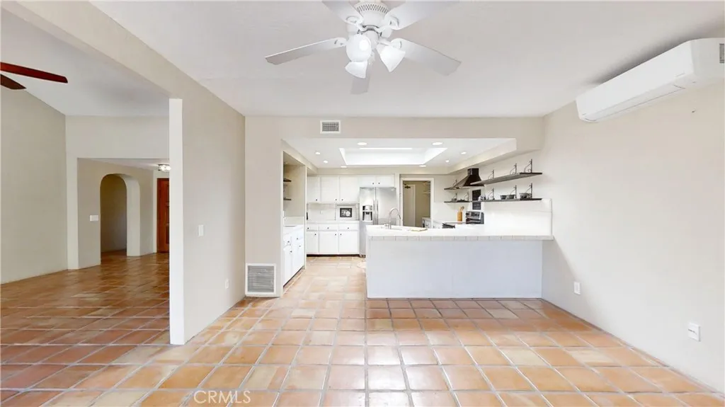 Photo #9: OC26074528 Listing: Photo #9