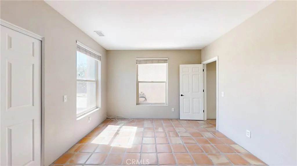 https://cdn.realtyfeed.com/cdn/127/306687071/5ae19d7634f5bf0595256da22e146bb8.webp