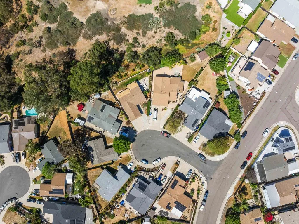 https://cdn.realtyfeed.com/cdn/127/306687082/0b917d49bd91b50d56c558659f97192c.webp