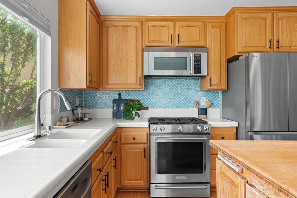 https://cdn.realtyfeed.com/cdn/127/306687082/15aa4a48e8ae918514253acb476551b6.webp