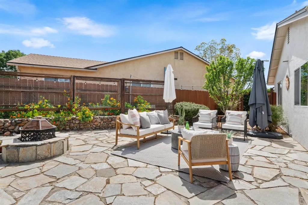 https://cdn.realtyfeed.com/cdn/127/306687082/68ef3c66595cc91bdd13f31cb83e921a.webp