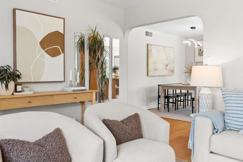 https://cdn.realtyfeed.com/cdn/127/306687082/8b69361f0146de1729495370aa419e34.webp