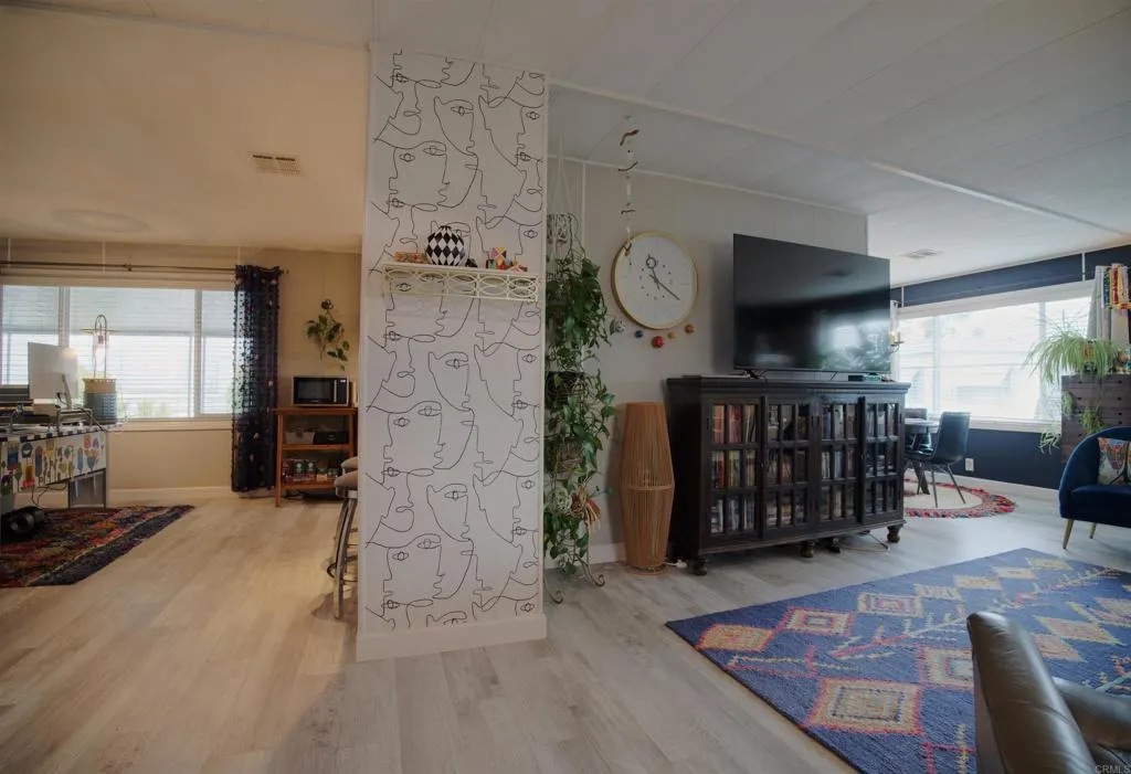 https://cdn.realtyfeed.com/cdn/127/306687109/34c06e53d5dc41780b86b50933234939.webp