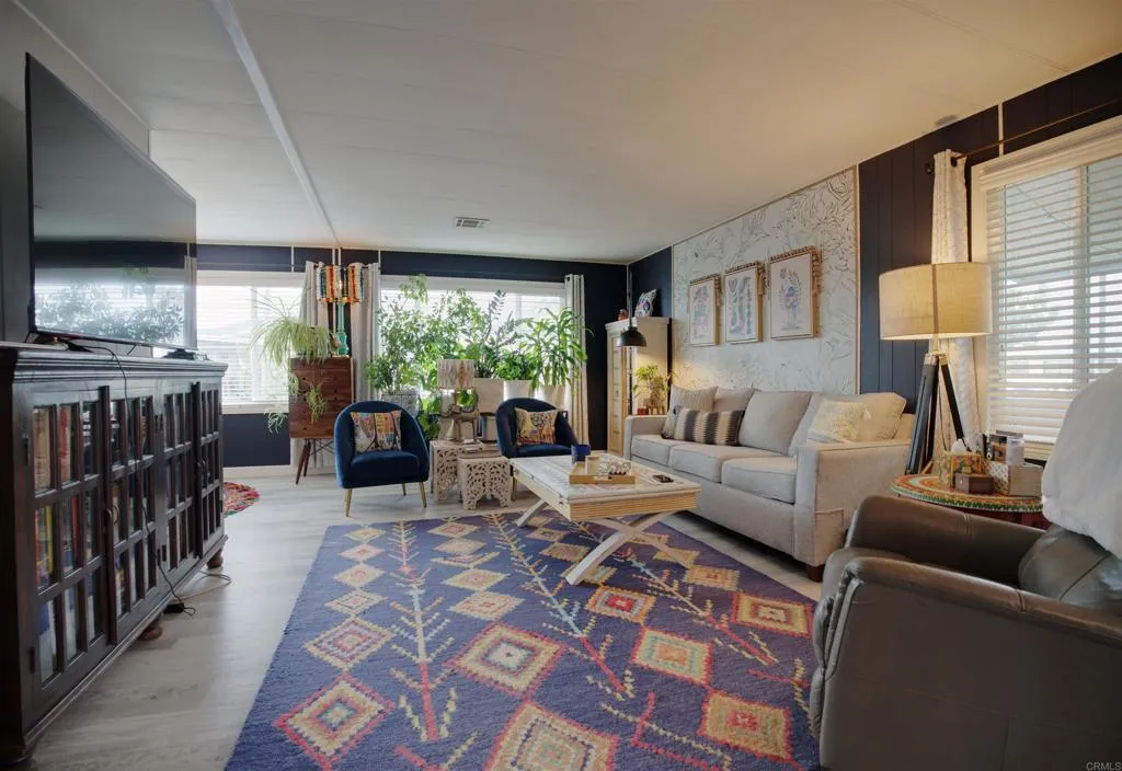 https://cdn.realtyfeed.com/cdn/127/306687109/4bd9d795a6d884ee2ce154361de87046.webp