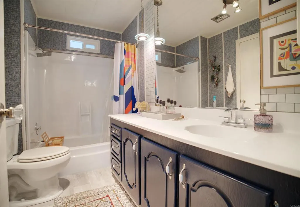 https://cdn.realtyfeed.com/cdn/127/306687109/cb55a663641a22ec66d959d0442fedd6.webp