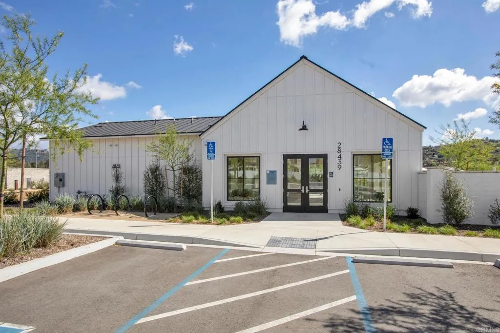 https://cdn.realtyfeed.com/cdn/127/306687131/07cd5e3407d461cbd2f01f3e3b4c8c06.webp