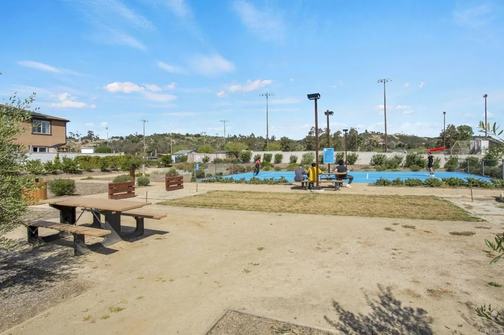 https://cdn.realtyfeed.com/cdn/127/306687131/155ec3d631b952f71380df905881b6b6.webp