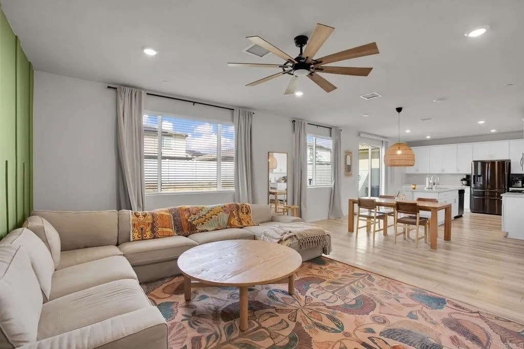 https://cdn.realtyfeed.com/cdn/127/306687131/29ec7d1f5ba960849902763ca496d401.webp