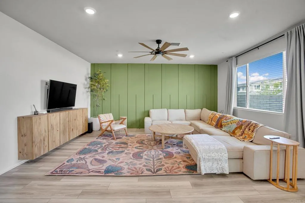 https://cdn.realtyfeed.com/cdn/127/306687131/38db7e4132160e6e45172c6ae78ae569.webp