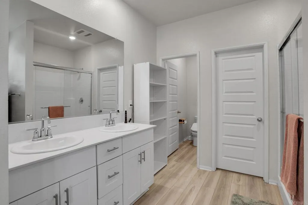 https://cdn.realtyfeed.com/cdn/127/306687131/b823d5378477d725f19ab7a2f81aa162.webp