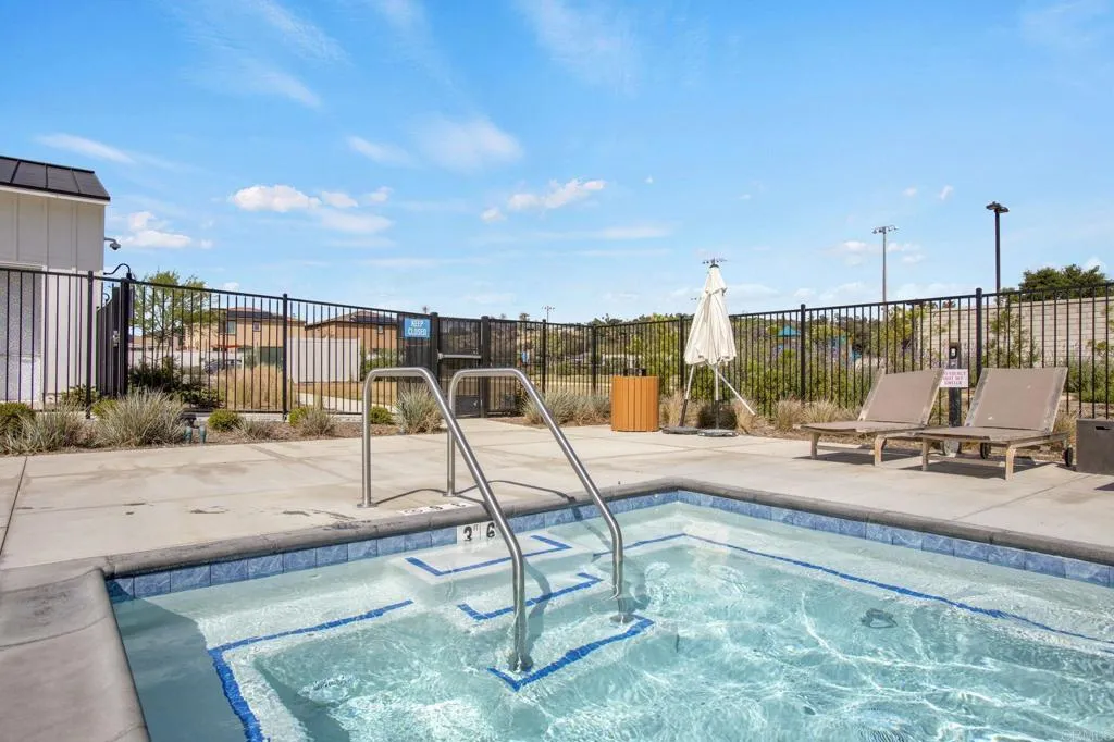 https://cdn.realtyfeed.com/cdn/127/306687131/f7ca5b412f4503b71cfe00572c8d4b8f.webp