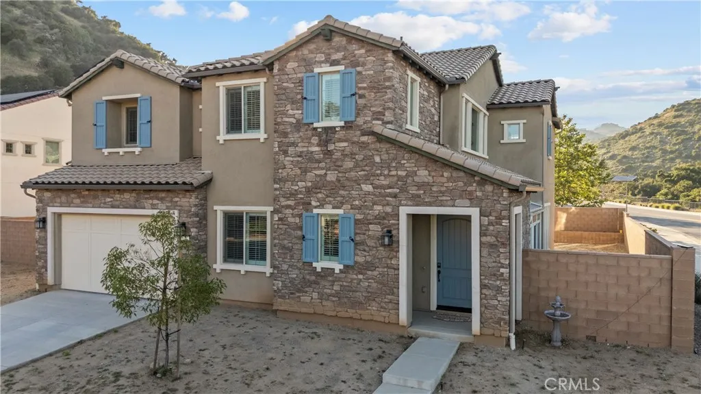 8327 N Mariposa Court
