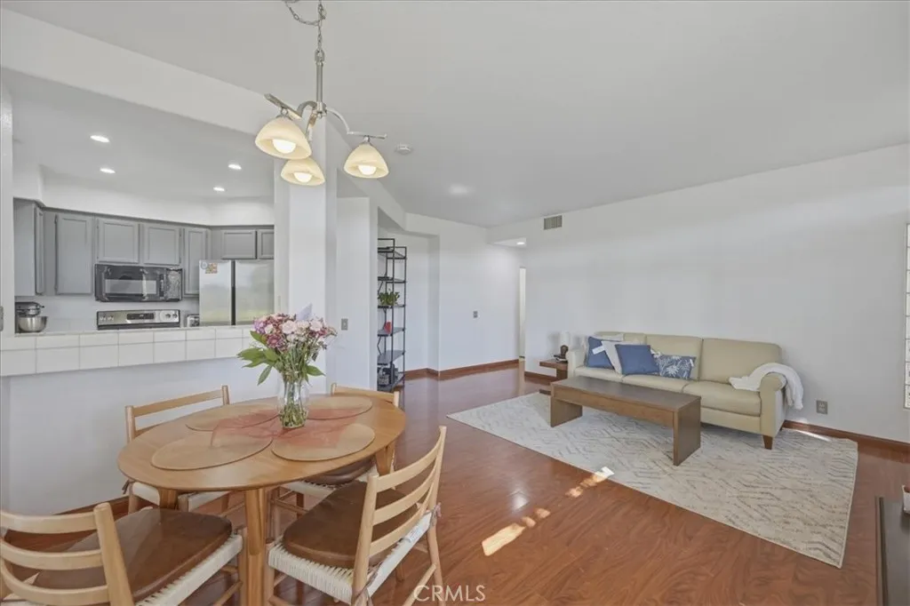 Photo #3: SW26043585 Listing: Photo #3
