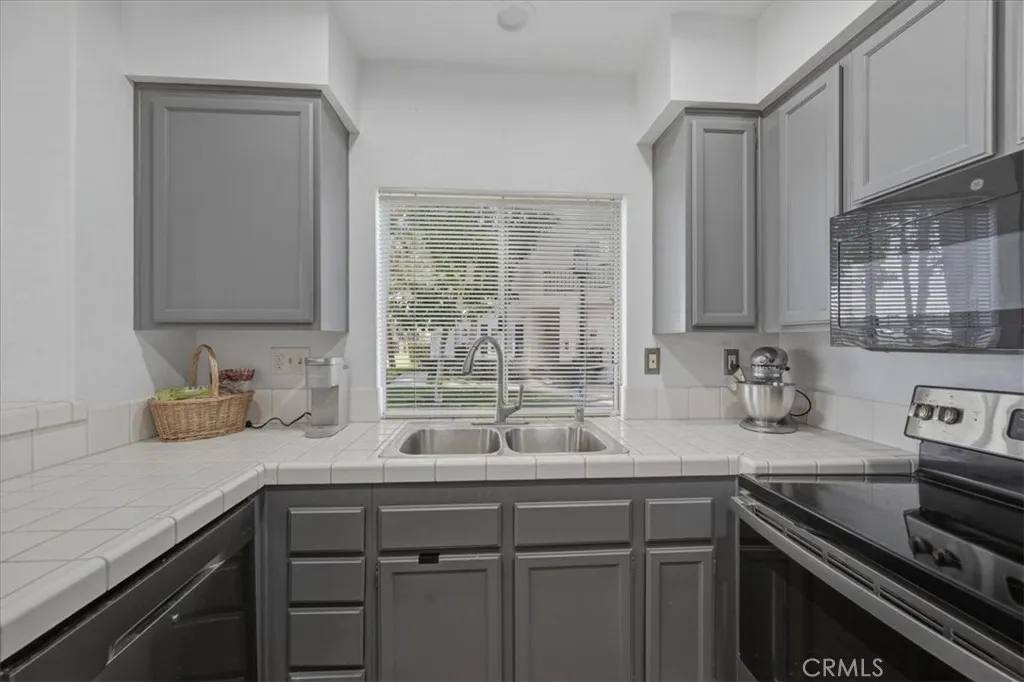 Photo #11: SW26043585 Listing: Photo #11