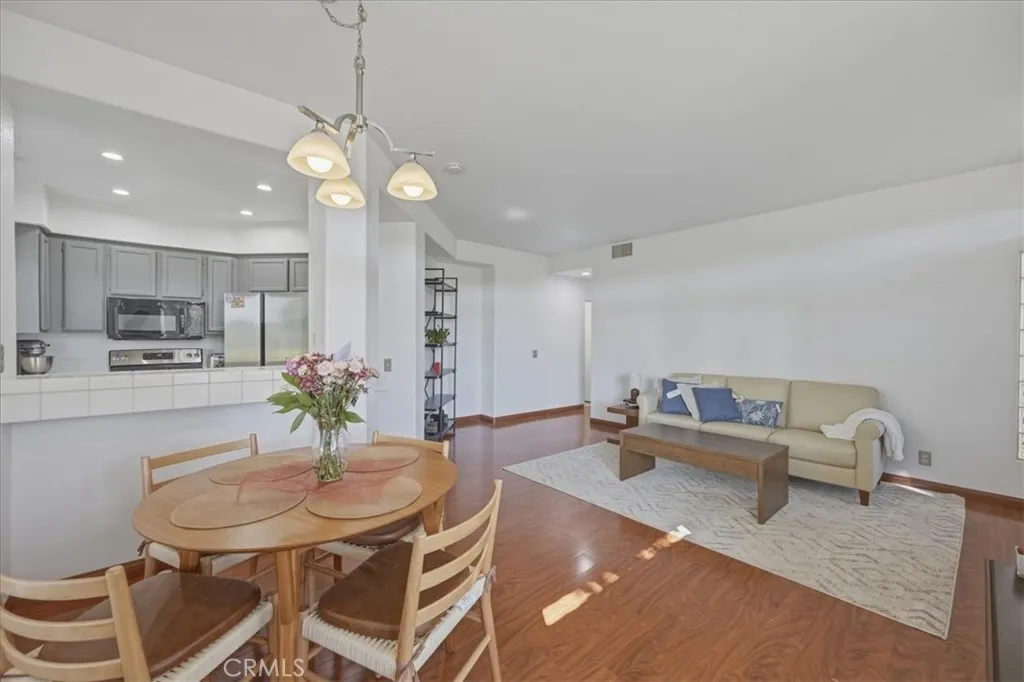 Photo #3: SW26043585 Listing: Photo #3