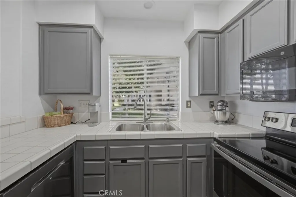 Photo #11: SW26043585 Listing: Photo #11