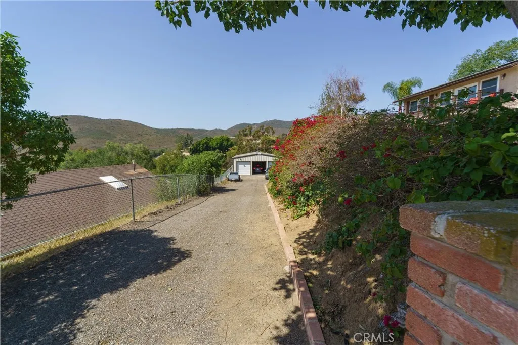 https://cdn.realtyfeed.com/cdn/127/306687212/2d634f3dc82231f10b3ad460d0c02b07.webp