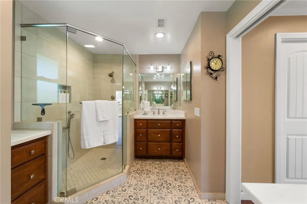 https://cdn.realtyfeed.com/cdn/127/306687212/2ed3e04831e8ce007e1709e68199ec9f.webp