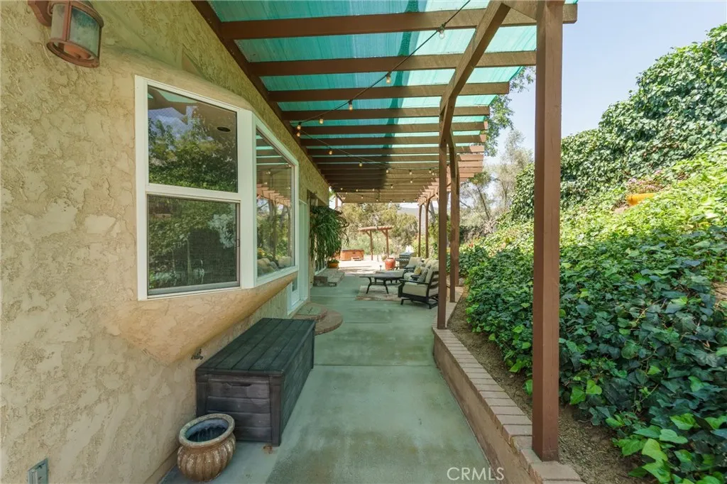 https://cdn.realtyfeed.com/cdn/127/306687212/45a15aac2d77c07531e2e98430c5aa54.webp