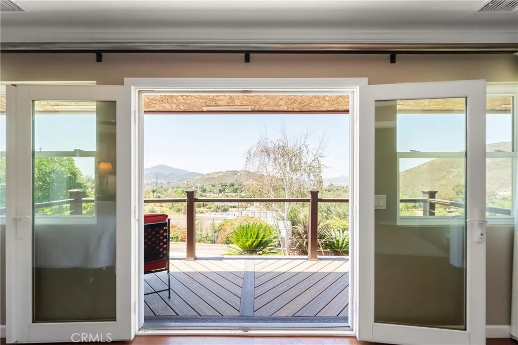 https://cdn.realtyfeed.com/cdn/127/306687212/505d5953ea8763e36743bac05a14e793.webp