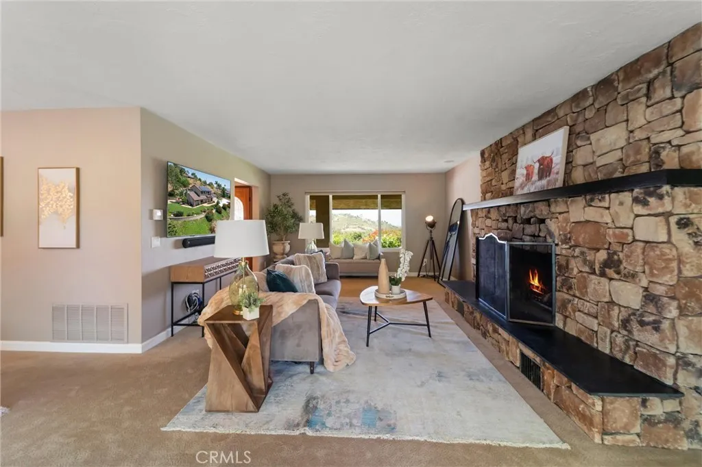 https://cdn.realtyfeed.com/cdn/127/306687212/e03c43aa6263d17a2b7c90f5ee2519da.webp