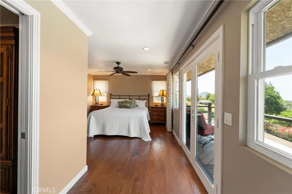 https://cdn.realtyfeed.com/cdn/127/306687212/ebd8a4c4cf301307da867979557f2c4a.webp
