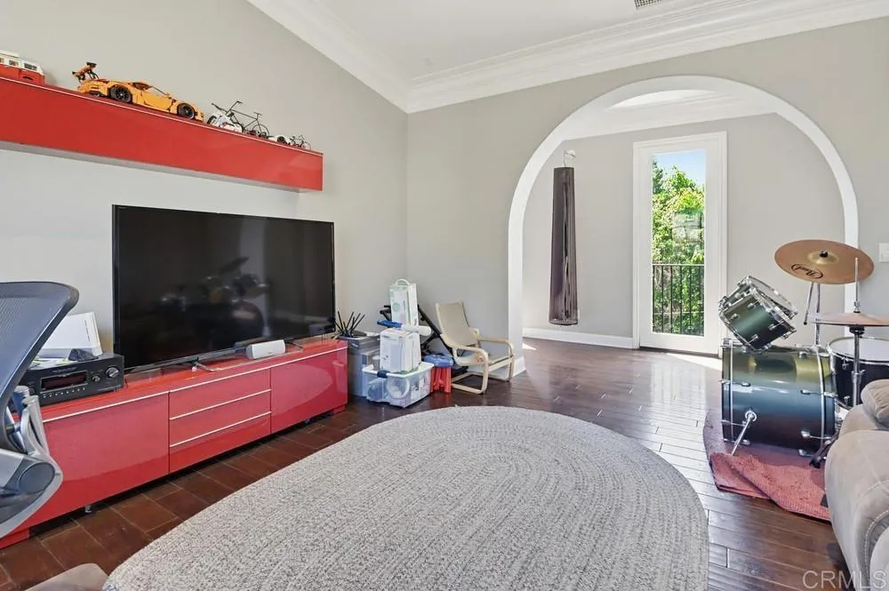 https://cdn.realtyfeed.com/cdn/127/306687220/b708a4ba6b5793acb3a3299dcbcf8b6e.webp