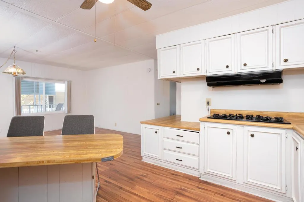 https://cdn.realtyfeed.com/cdn/127/306687257/6cf8b50bdf14598a086c2b9711b2730e.webp