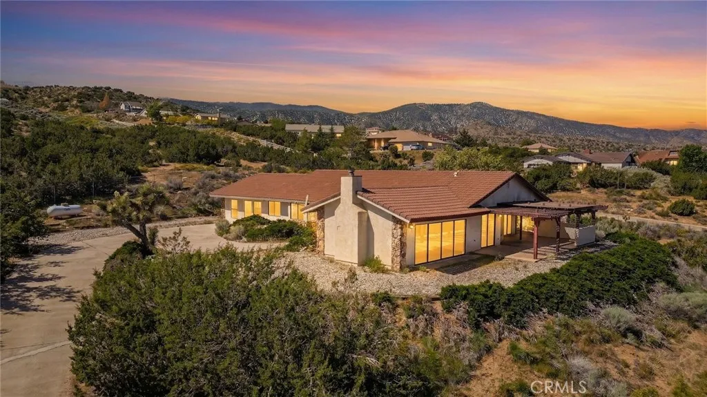 Pinon Hills, CA 92372