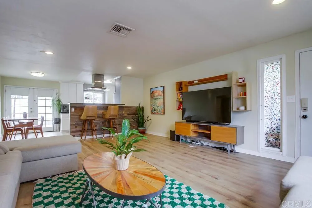 https://cdn.realtyfeed.com/cdn/127/306687337/23c67f55ad232723fb6c137090b57deb.webp