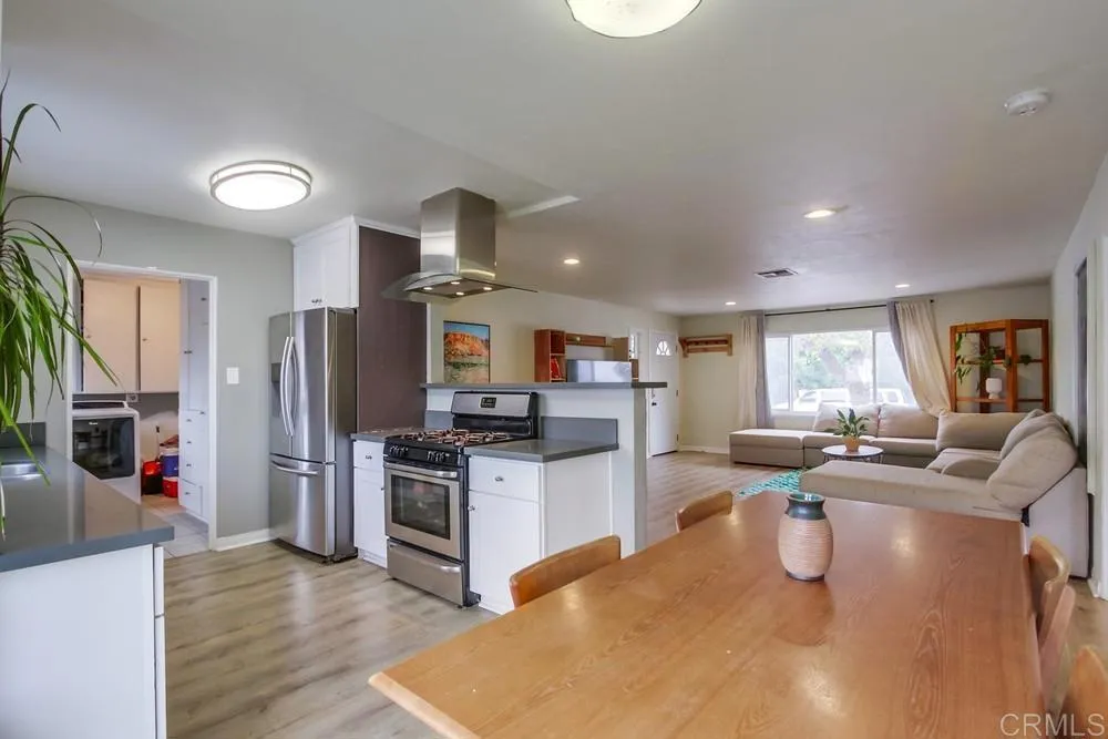 https://cdn.realtyfeed.com/cdn/127/306687337/4061d8d0d8e5ede686c00ceee85f03f7.webp