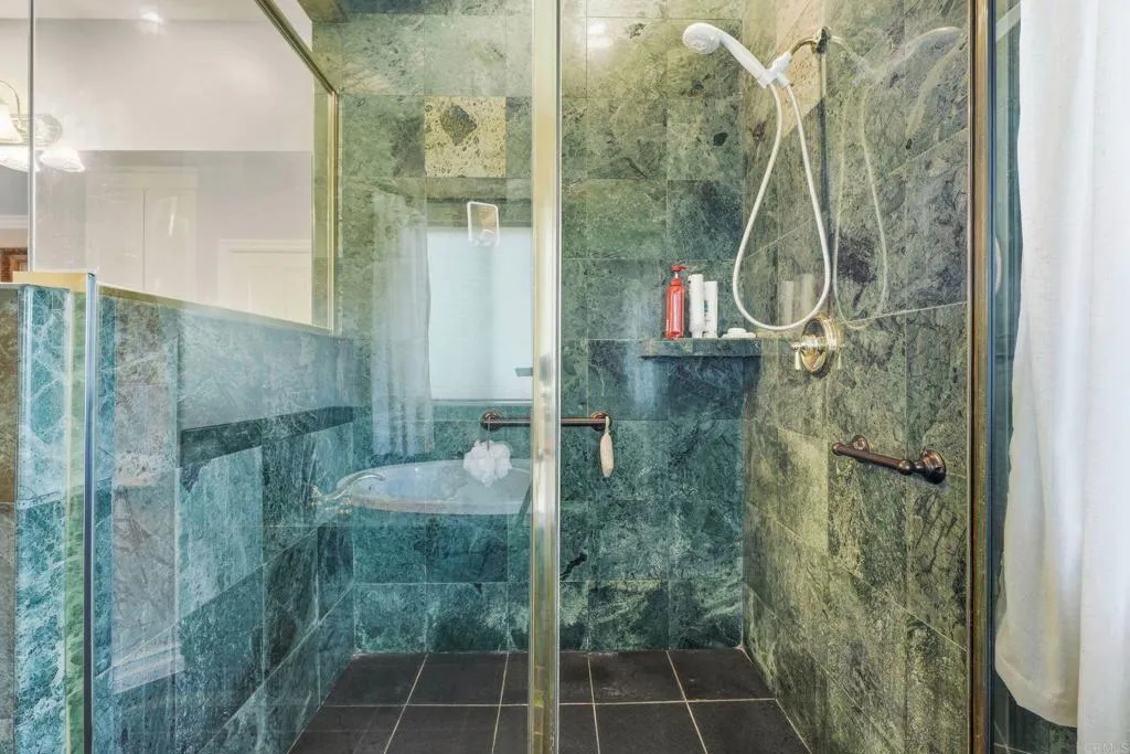 https://cdn.realtyfeed.com/cdn/127/306687371/0c83aa3ad6b827f3e936ebc6795a565f.webp