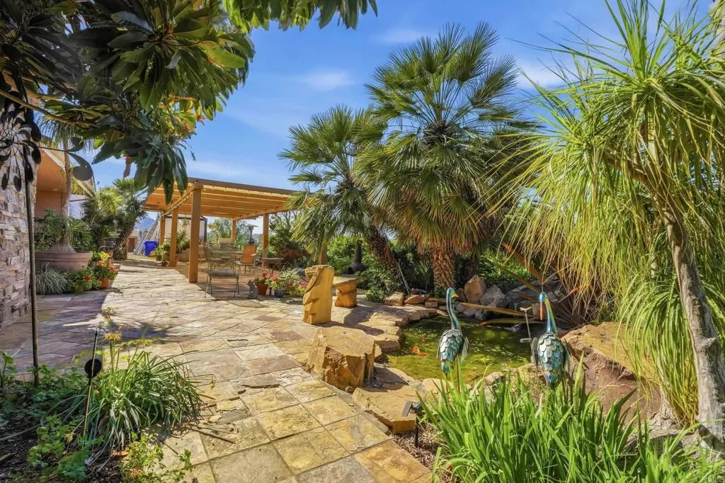 https://cdn.realtyfeed.com/cdn/127/306687371/284e8562d414a62f761314a934215d72.webp