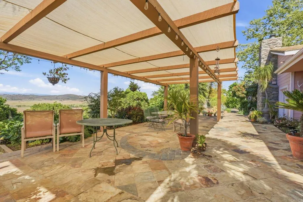 https://cdn.realtyfeed.com/cdn/127/306687371/2aa5e73f7f8dbdc5103e012e43a2181a.webp