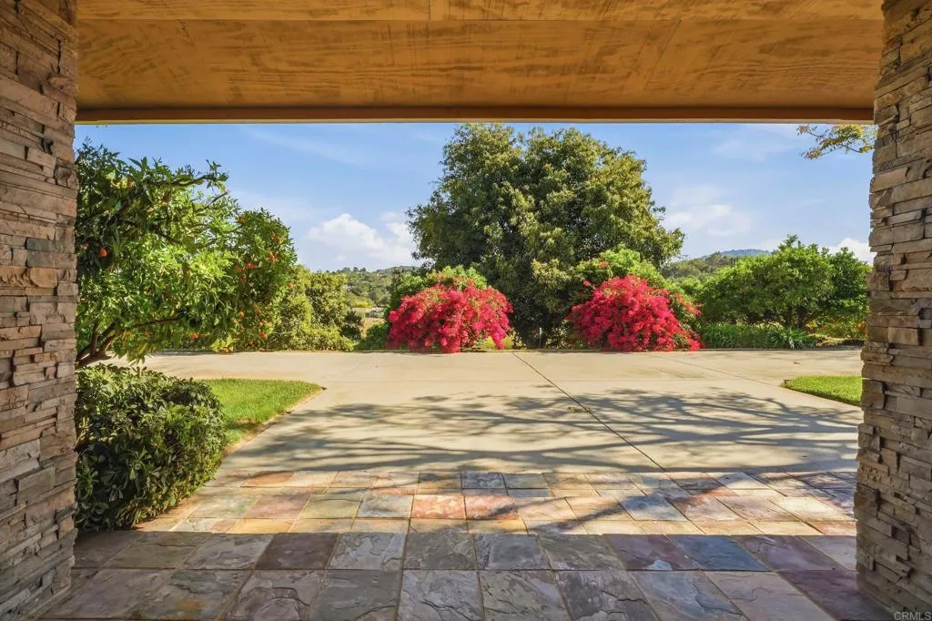 https://cdn.realtyfeed.com/cdn/127/306687371/31acc060c0f75a2b773088a1f3b81274.webp