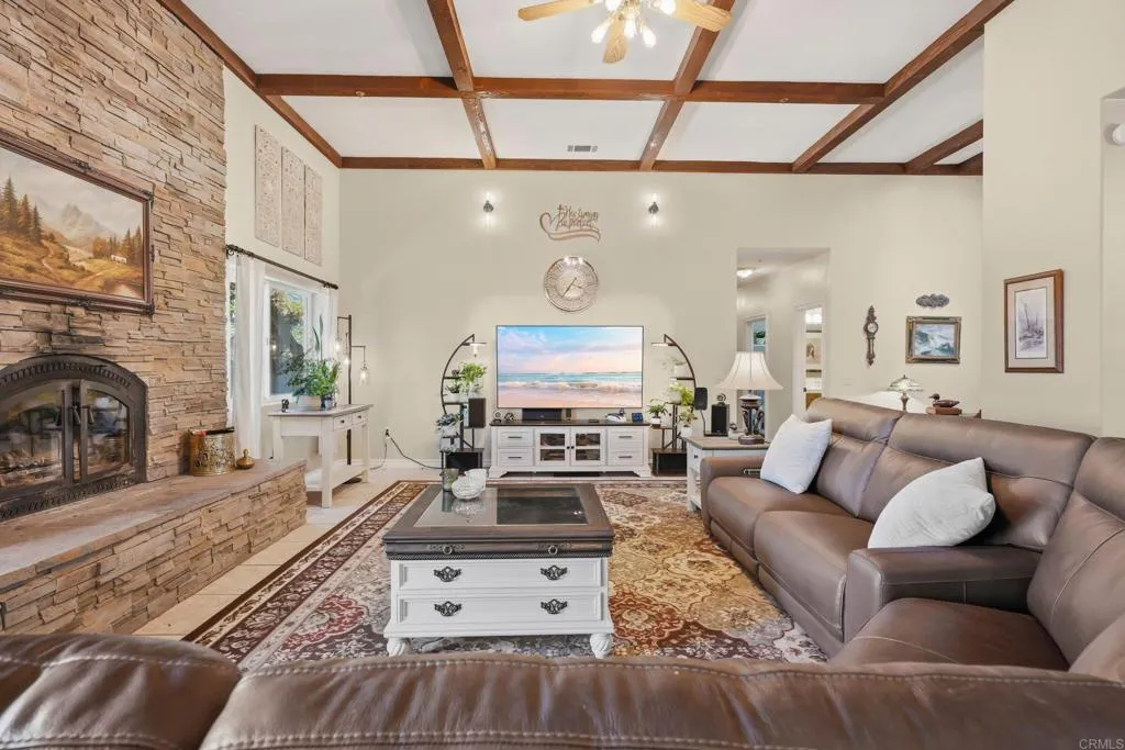 https://cdn.realtyfeed.com/cdn/127/306687371/5017903c236cf19c6f681995eac167b4.webp
