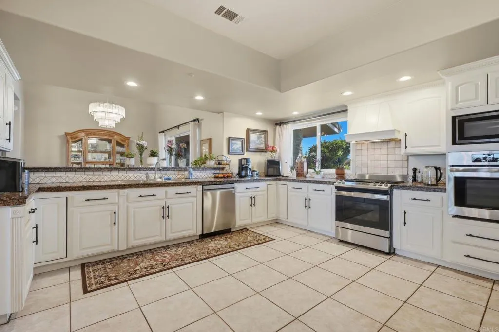 https://cdn.realtyfeed.com/cdn/127/306687371/b32a05ae8e70a7209c0e69f8a42438f8.webp