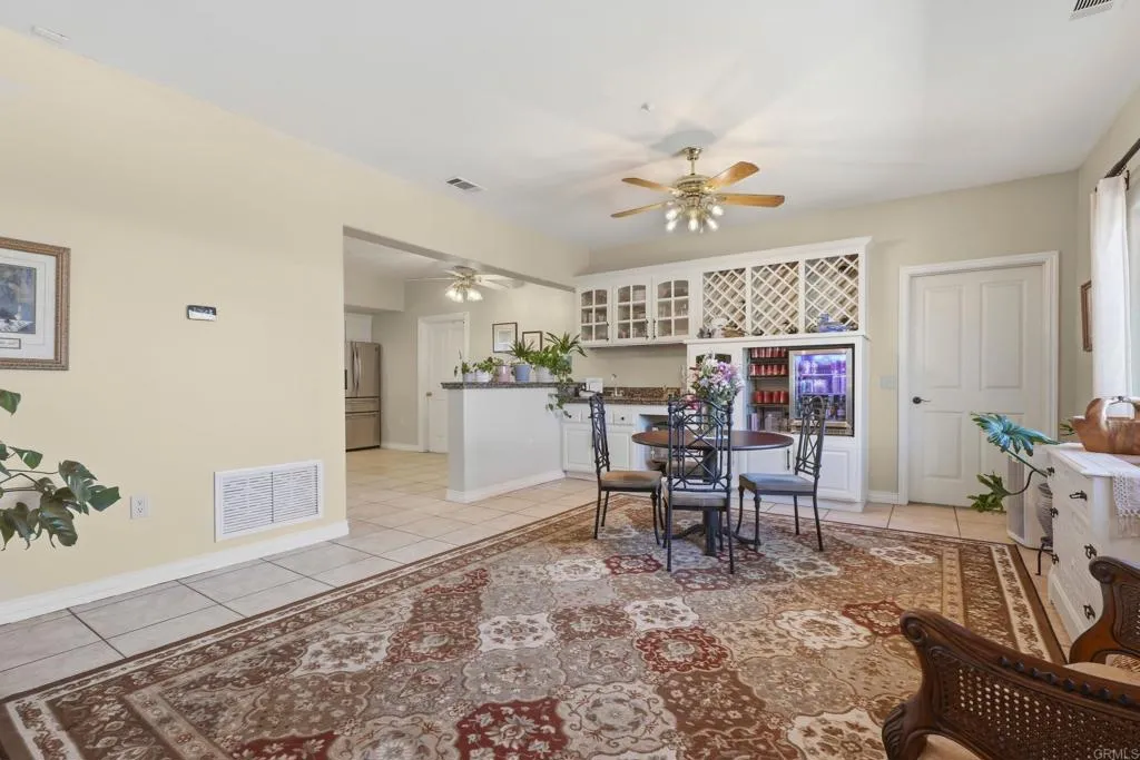 https://cdn.realtyfeed.com/cdn/127/306687371/c15ef2a33c2fde3f76a6c93f4ccaee67.webp