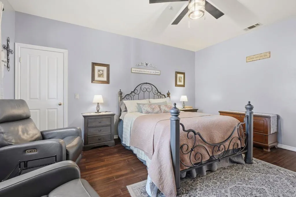 https://cdn.realtyfeed.com/cdn/127/306687371/d607224511e4f52628aa745a31bc77cd.webp