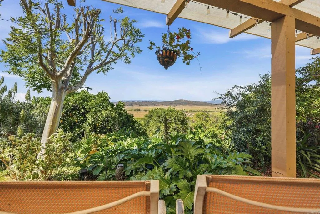 https://cdn.realtyfeed.com/cdn/127/306687371/ef9ab347a61c0f75454ef72db2d0b665.webp