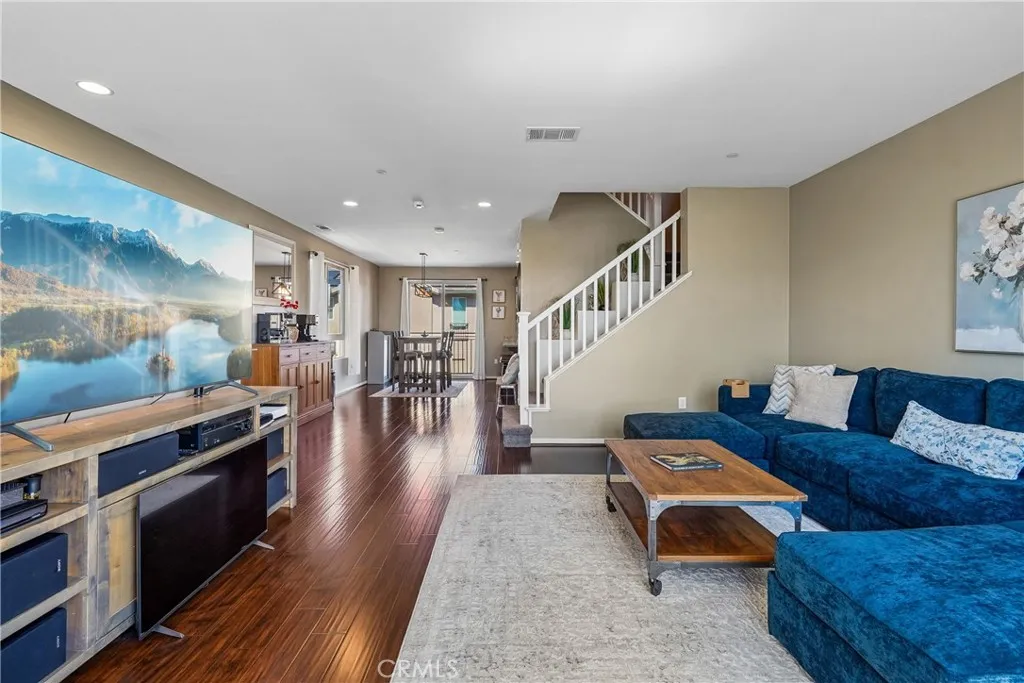Hawthorne, CA 90250