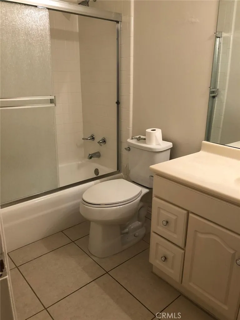 Photo #3: SW26076670 Listing: Photo #3