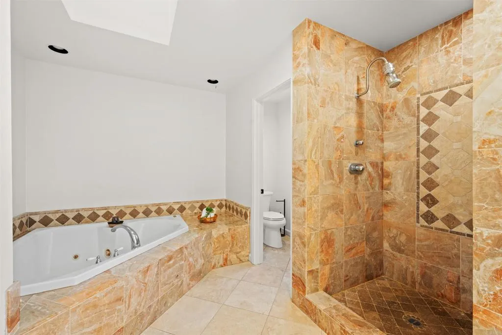https://cdn.realtyfeed.com/cdn/127/306687441/11be67c344ddde1286849bf213085855.webp