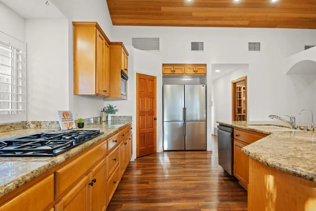 https://cdn.realtyfeed.com/cdn/127/306687441/6b6cc9148adeb0f2b1462bfb4fe52e57.webp