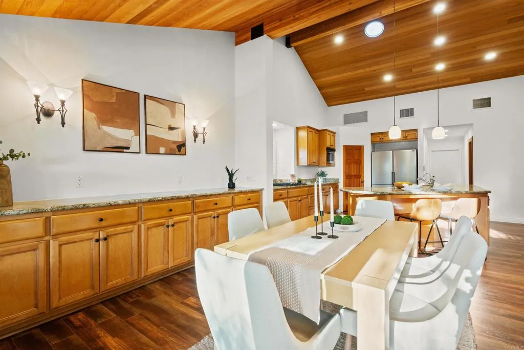 https://cdn.realtyfeed.com/cdn/127/306687441/f6bb521fa1456f2d1074a0a720cafdd1.webp