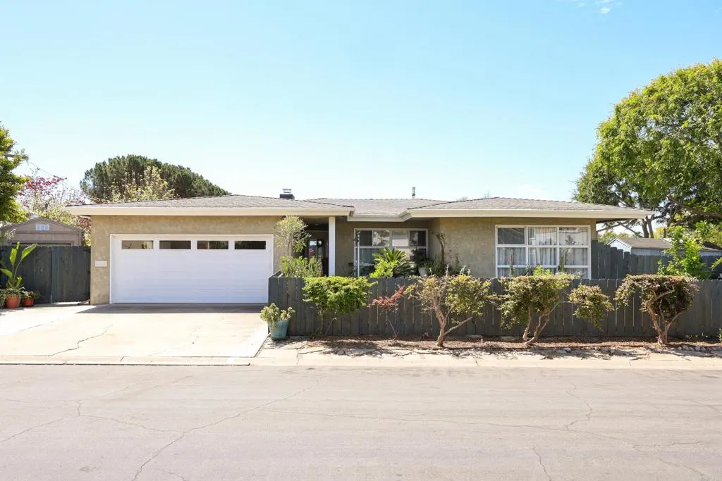 https://cdn.realtyfeed.com/cdn/127/306687505/02b5094dede4d3823b75867d75ce1d55.webp